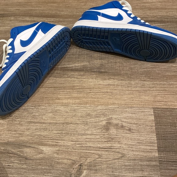 Jordan 1 low women’s - Picture 2 of 5